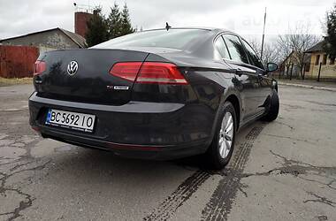 Седан Volkswagen Passat 2015 в 
