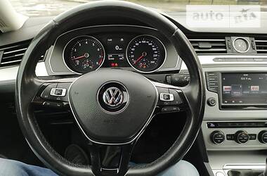 Седан Volkswagen Passat 2015 в 