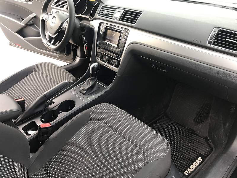Седан Volkswagen Passat 2015 в Києві