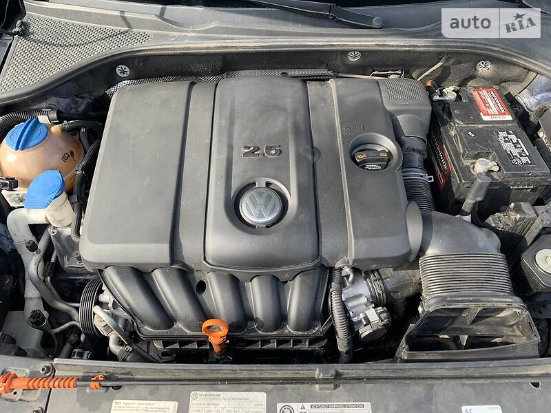 Седан Volkswagen Passat 2013 в Києві