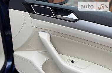 Седан Volkswagen Passat 2015 в 