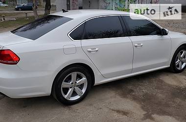 Седан Volkswagen Passat 2013 в Киеве