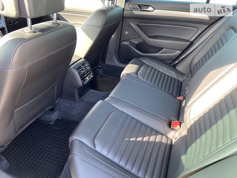Седан Volkswagen Passat 2015 в Львові фото 12 Седан Volkswagen Passat 2015 в Львові