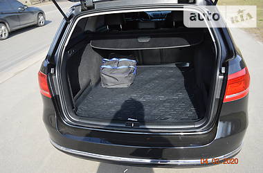 Універсал Volkswagen Passat 2012 в 