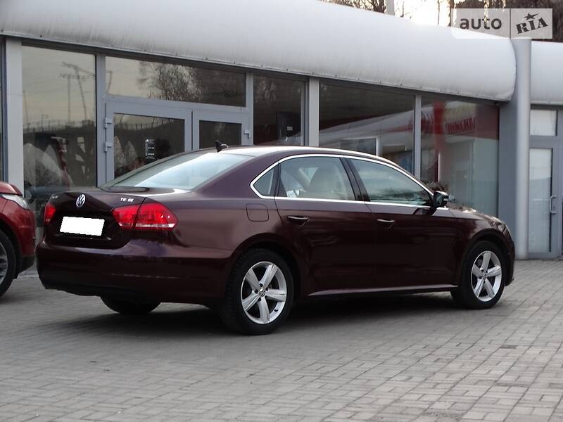 Седан Volkswagen Passat 2013 в Дніпрі