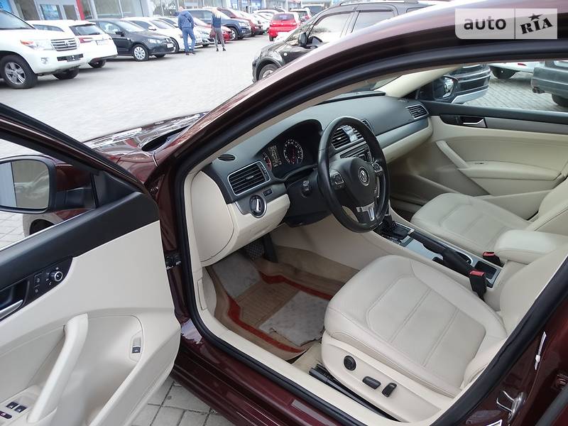 Седан Volkswagen Passat 2013 в Дніпрі