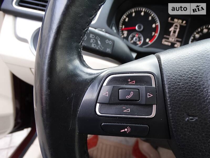 Седан Volkswagen Passat 2013 в Дніпрі