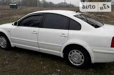 Седан Volkswagen Passat 2000 в 