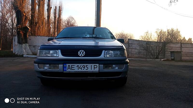 Седан Volkswagen Passat 1995 в Кривому Розі