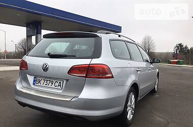 Универсал Volkswagen Passat 2012 в Ровно