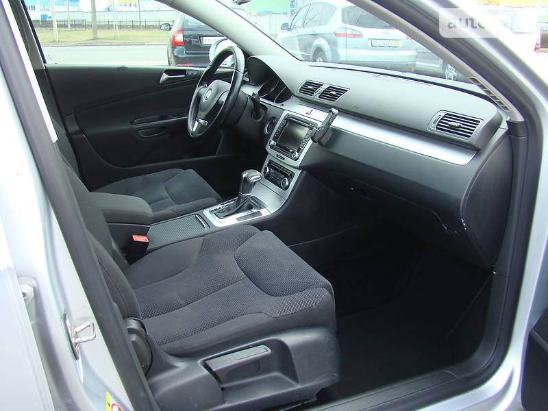 Універсал Volkswagen Passat 2010 в Луцьку