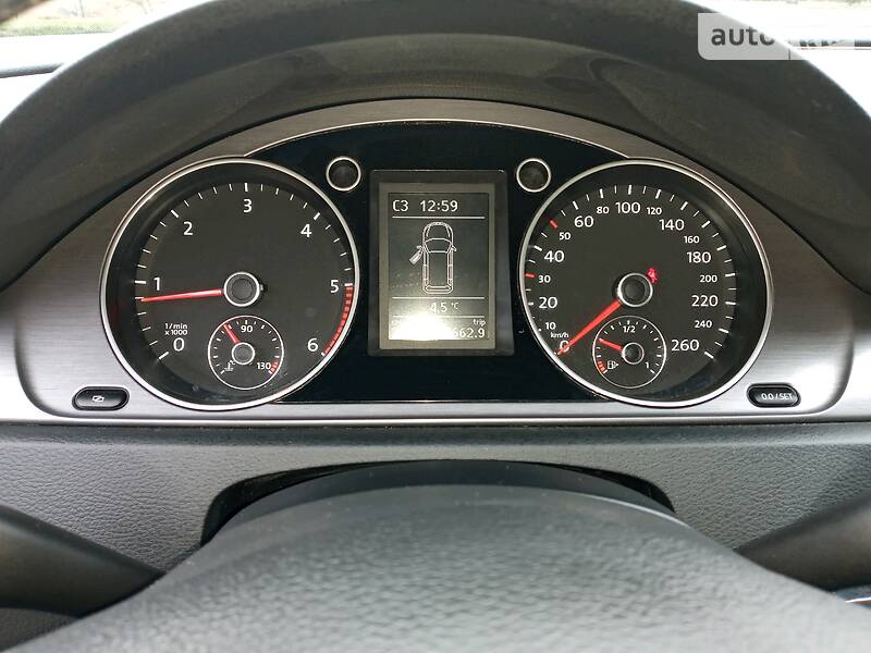 Універсал Volkswagen Passat 2012 в Бродах