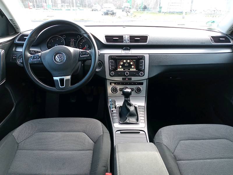 Універсал Volkswagen Passat 2012 в Бродах