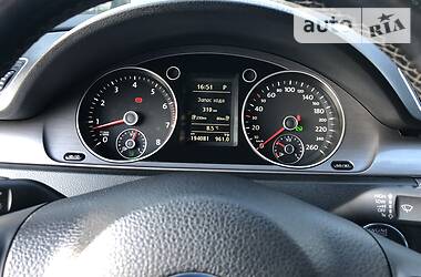 Універсал Volkswagen Passat 2012 в 
