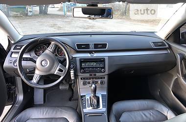 Універсал Volkswagen Passat 2012 в 