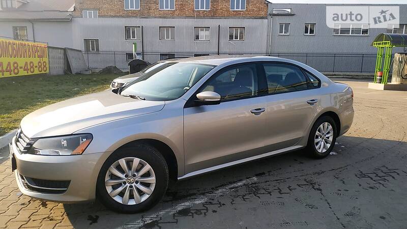 Седан Volkswagen Passat 2013 в Києві