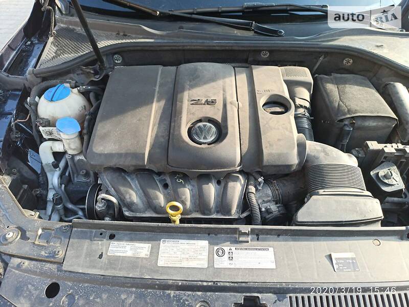 Седан Volkswagen Passat 2013 в Харкові