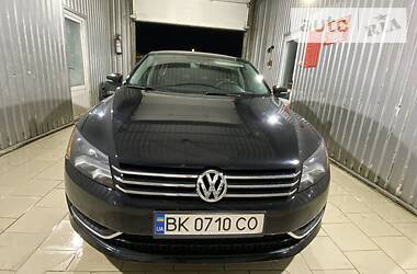 Седан Volkswagen Passat 2013 в Вараше