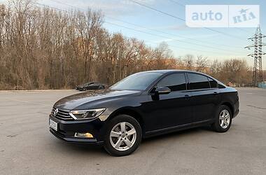 Седан Volkswagen Passat 2015 в 