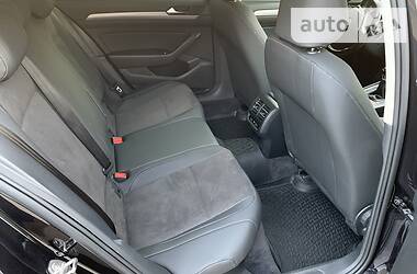 Седан Volkswagen Passat 2015 в 