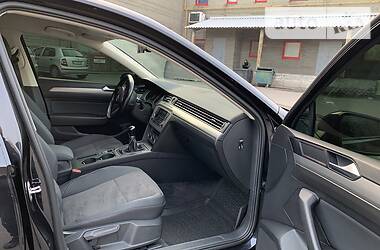 Седан Volkswagen Passat 2015 в 