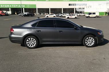 Седан Volkswagen Passat 2012 в Киеве