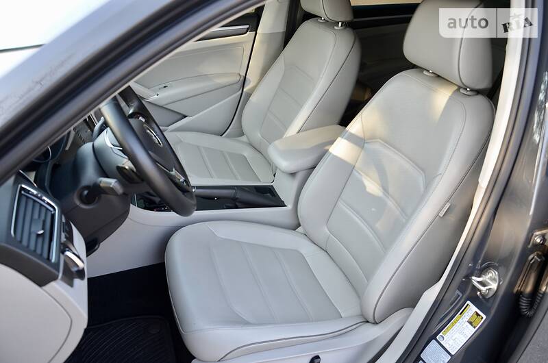 Седан Volkswagen Passat 2018 в Києві
