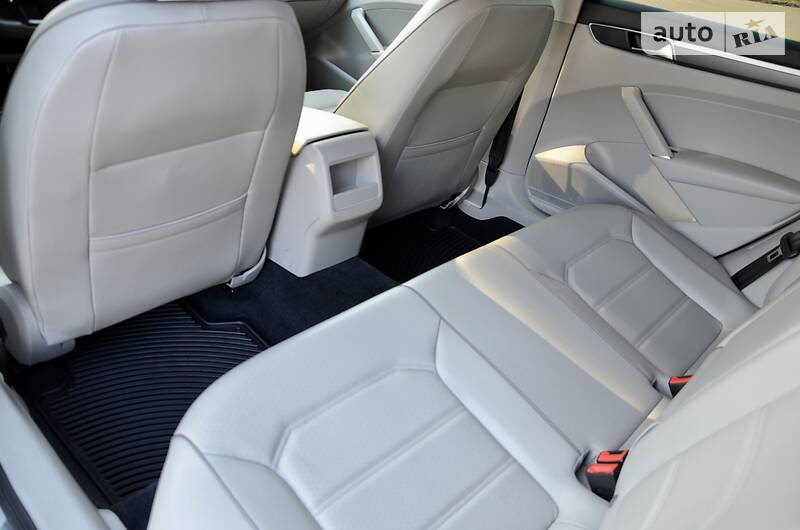 Седан Volkswagen Passat 2018 в Києві