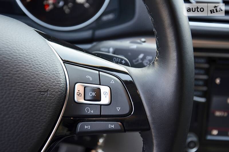 Седан Volkswagen Passat 2018 в Києві