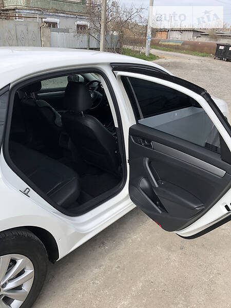 Седан Volkswagen Passat 2014 в Одесі