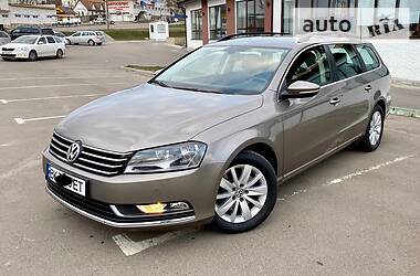 Універсал Volkswagen Passat 2012 в 