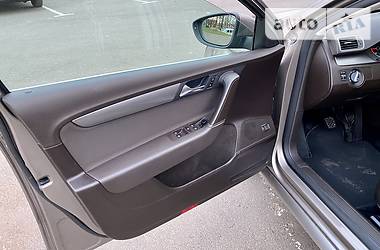 Універсал Volkswagen Passat 2012 в 