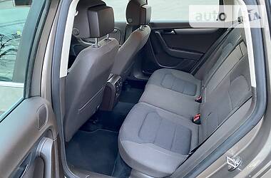 Універсал Volkswagen Passat 2012 в 