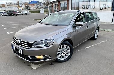 Універсал Volkswagen Passat 2012 в 