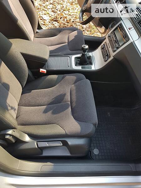 Універсал Volkswagen Passat 2010 в Самборі