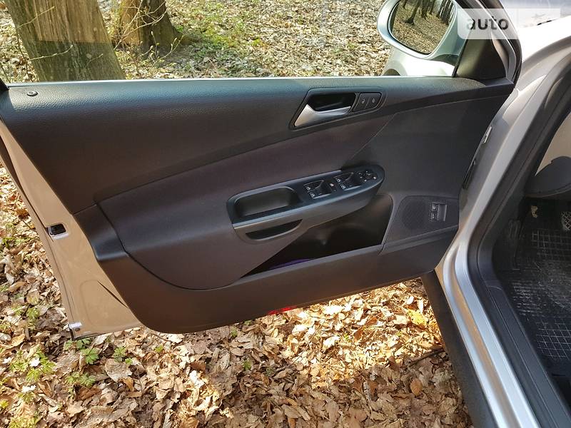 Універсал Volkswagen Passat 2010 в Самборі