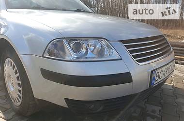 Універсал Volkswagen Passat 2000 в 