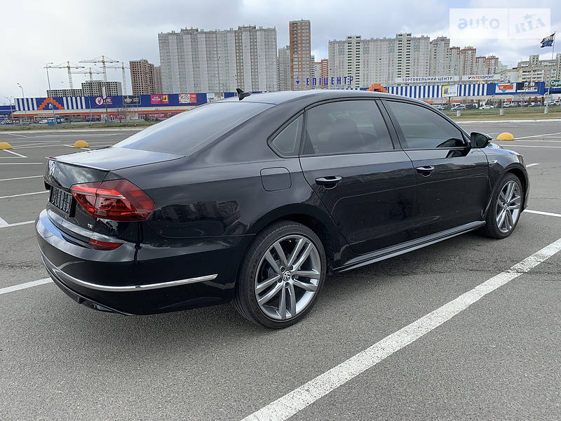 Седан Volkswagen Passat 2018 в Києві
