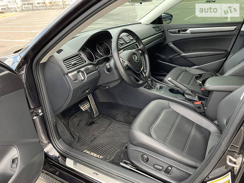 Седан Volkswagen Passat 2018 в Києві