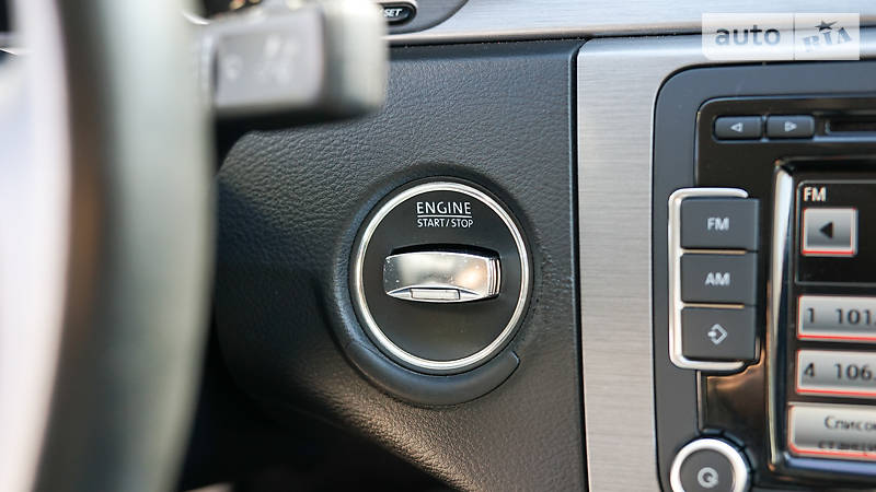 Седан Volkswagen Passat 2011 в Львове