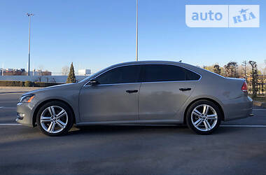 Седан Volkswagen Passat 2012 в Киеве