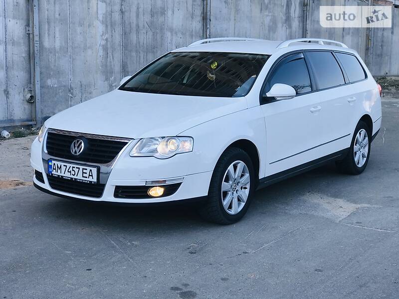 Універсал Volkswagen Passat 2010 в 
