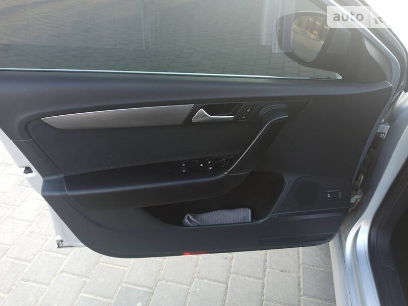 Універсал Volkswagen Passat 2013 в Самборі