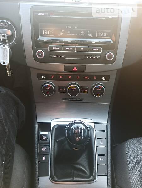 Універсал Volkswagen Passat 2013 в Самборі