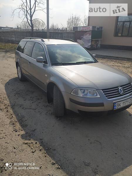 Універсал Volkswagen Passat 2002 в Березному