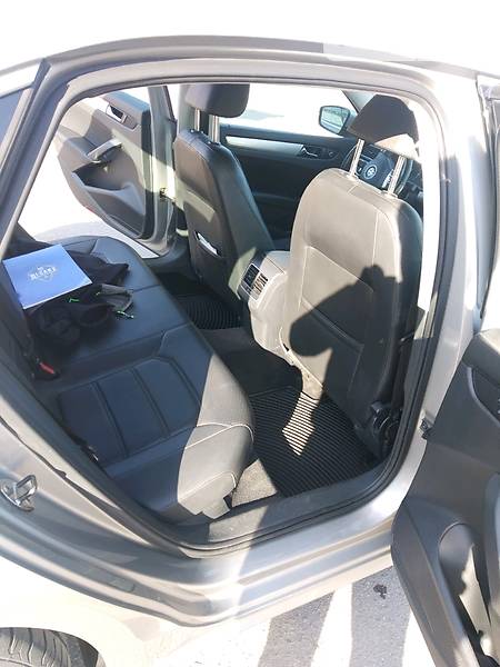 Седан Volkswagen Passat 2013 в Мелитополе
