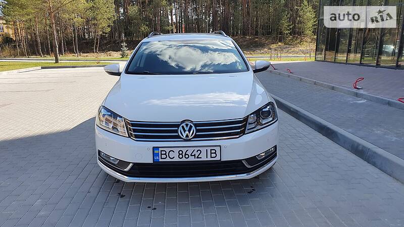 Універсал Volkswagen Passat 2013 в Львові