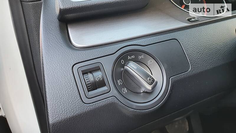 Універсал Volkswagen Passat 2013 в Львові