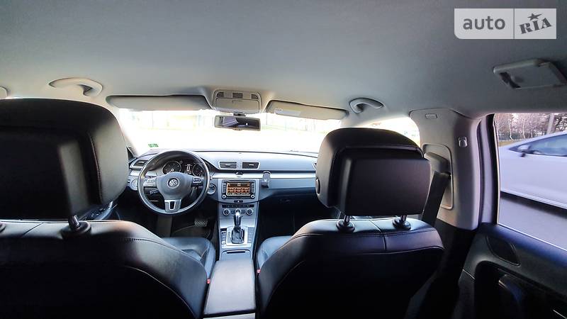 Універсал Volkswagen Passat 2013 в Львові