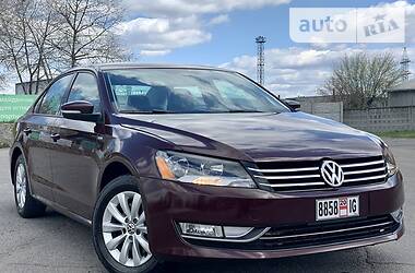 Седан Volkswagen Passat 2014 в Горішніх Плавнях